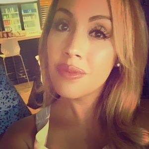 Meet your Posher, Dominique